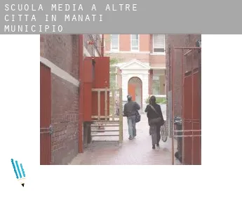 Scuola media a  Altre città in Manati Municipio