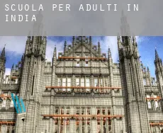 Scuola per adulti in India